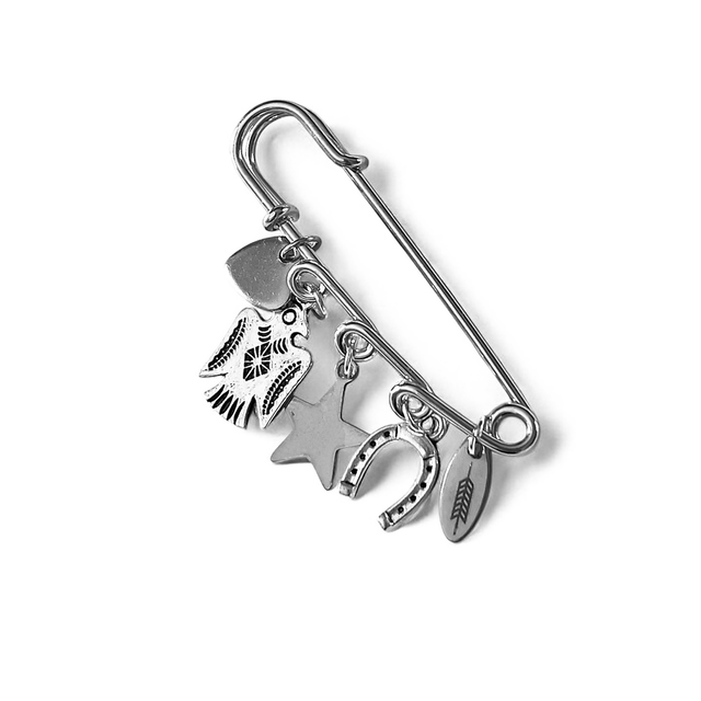 BROCHE tapis de selle argentée et ses 3 CHARMS bonnet