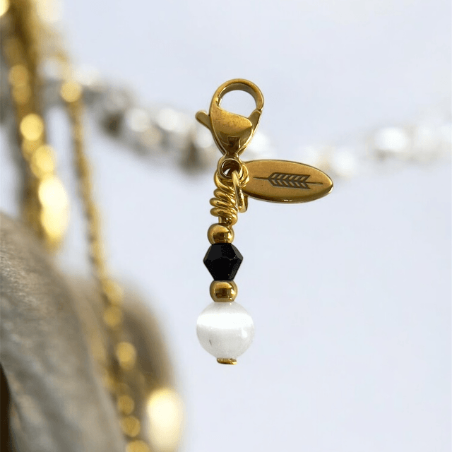 EQUI CHARM MOON